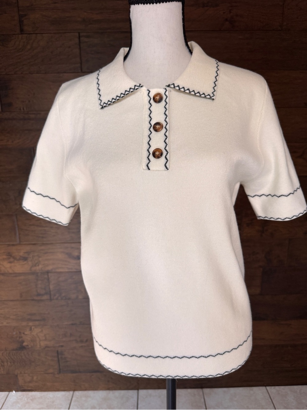 SHEIN Ivory Short-Sleeve Knit Polo Sweater with Black Zigzag Trim